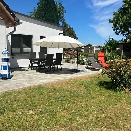 Grosse 4 Sterne Beim Boddenstrand *