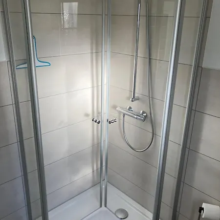 Grosse 4 Sterne Beim Boddenstrand 아파트 *