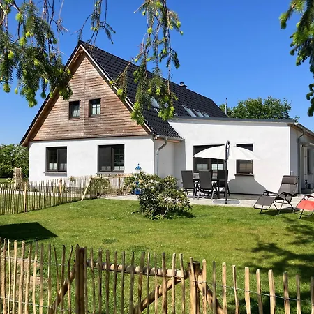 Grosse 4 Sterne Beim Boddenstrand Sundhagen-Niederhof