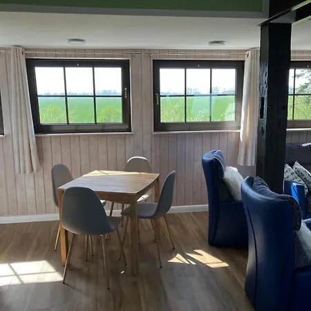 Grosse 4 Sterne Beim Boddenstrand Sundhagen-Niederhof