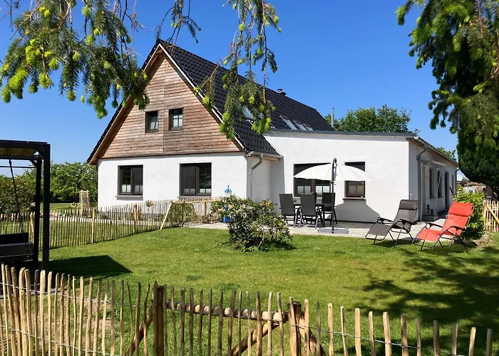 Grosse 4 Sterne Beim Boddenstrand Sundhagen-Niederhof
