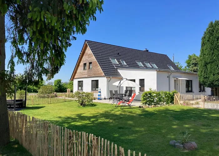 Grosse 4 Sterne Beim Boddenstrand Sundhagen-Niederhof